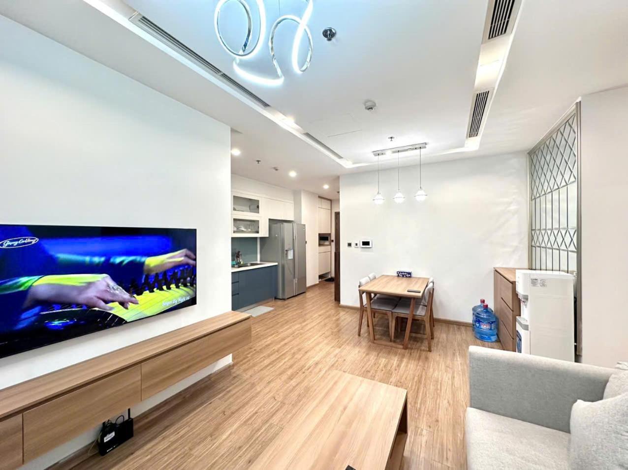 Luxury Apartment In Vinhomes Metropolis Hanoi Esterno foto