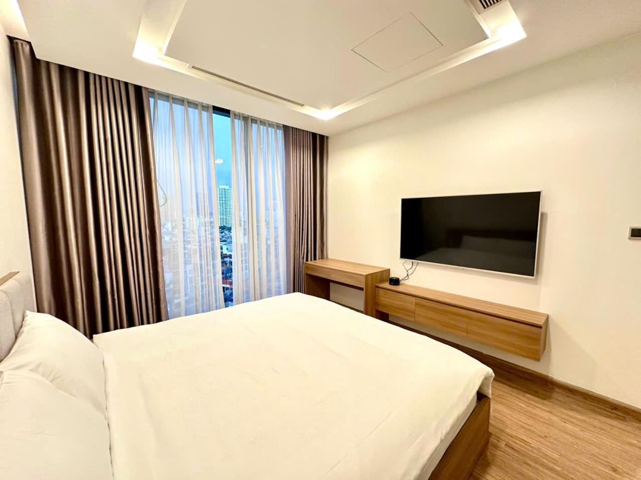 Luxury Apartment In Vinhomes Metropolis Hanoi Esterno foto